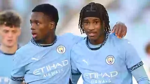 Con trai huyền thoại Liverpool 'phá đảo' học viện Man City Con trai huyền thoại Liverpool 'phá đảo' học viện Man City